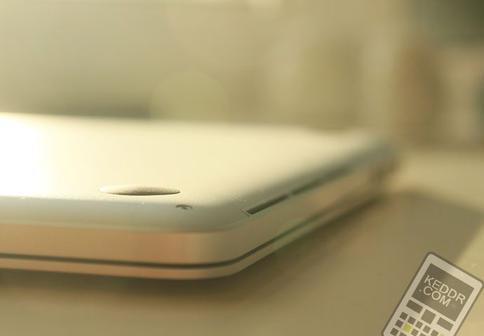 MacBook Pro 15" (Retina) вид снизу