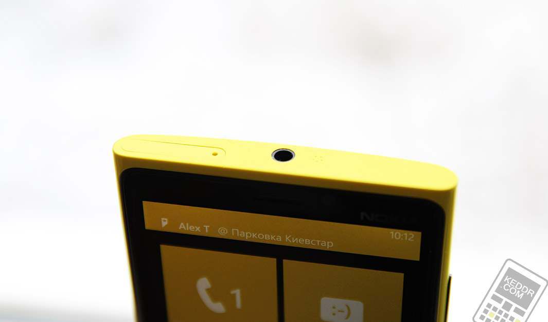 Слот для микро сим карты в Nokia Lumia 920