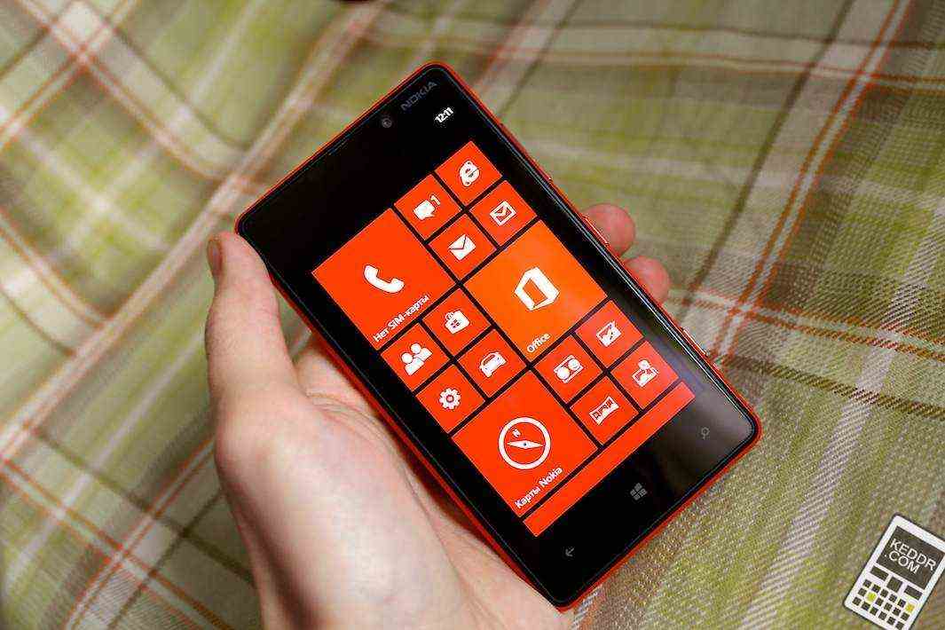 Экран в Nokia Lumia 820