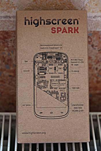 Упаковка и комплектация Highscreen Spark