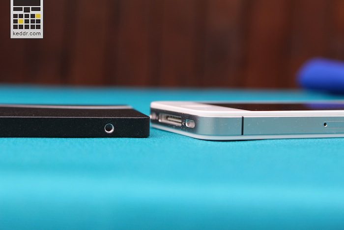 Сравнение толщины Solid State Drives и iPhone