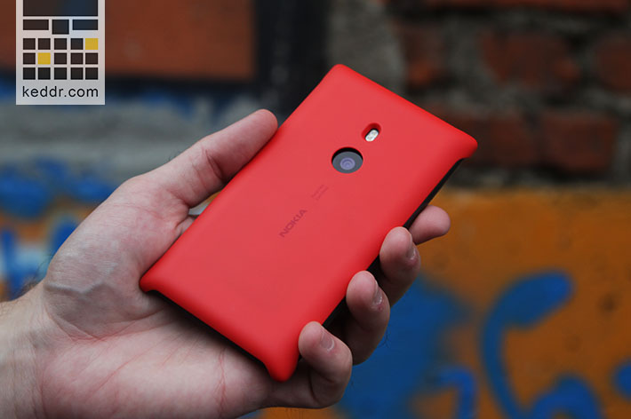 Задняя сторона Nokia Lumia 925