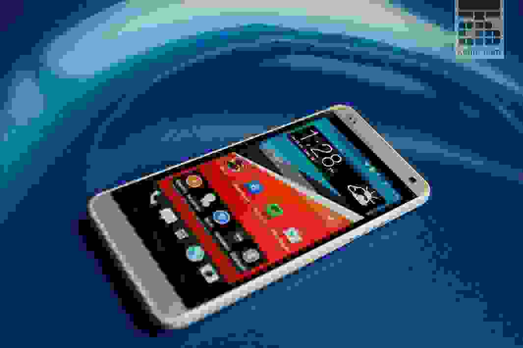 Экран в HTC One mini