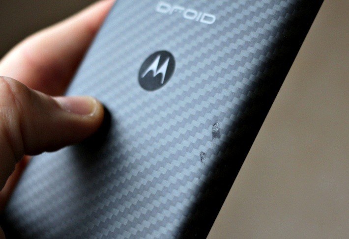 Задняя сторона в Motorola DROID MAXX