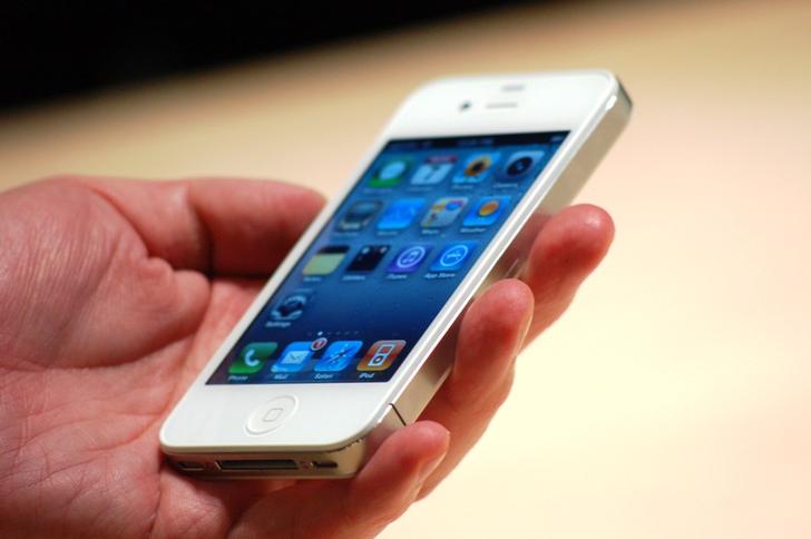 Бывшие “флагманы” или бюджетные смартфоны: Apple iPhone 4