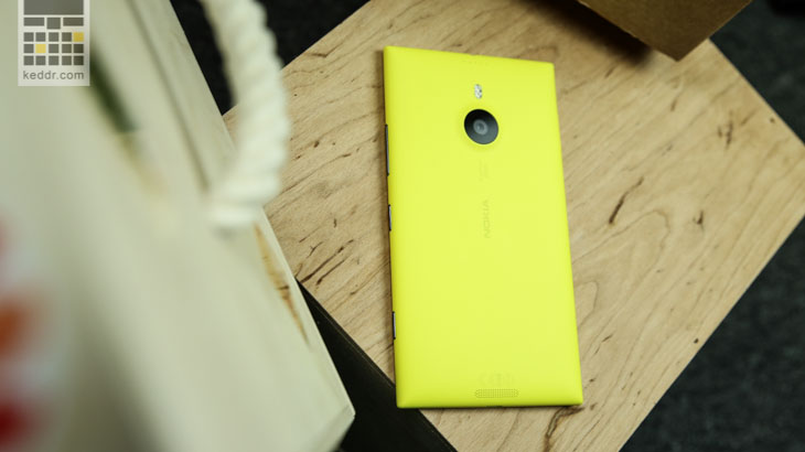 Задняя сторона Nokia Lumia 1520