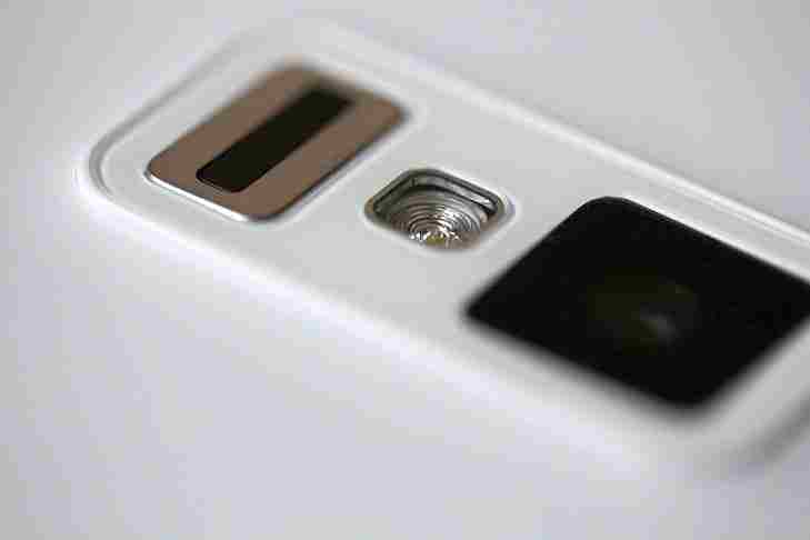 BBK VIVO Xplay 3S - сканер отпечатка, камера и вспышка
