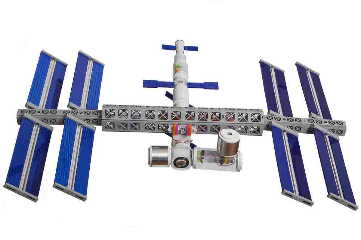 Макет станции мир. МКС модель. Макет космической станции. Макет МКС. Конструктор Космическая станция.