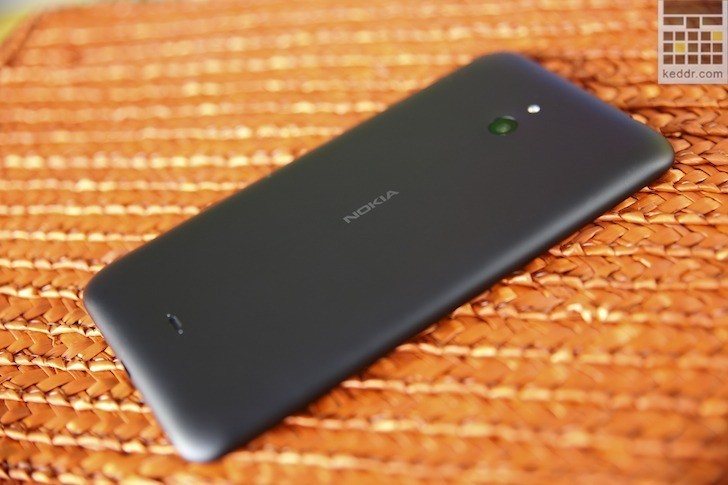 Nokia Lumia 1320 - задняя сторона