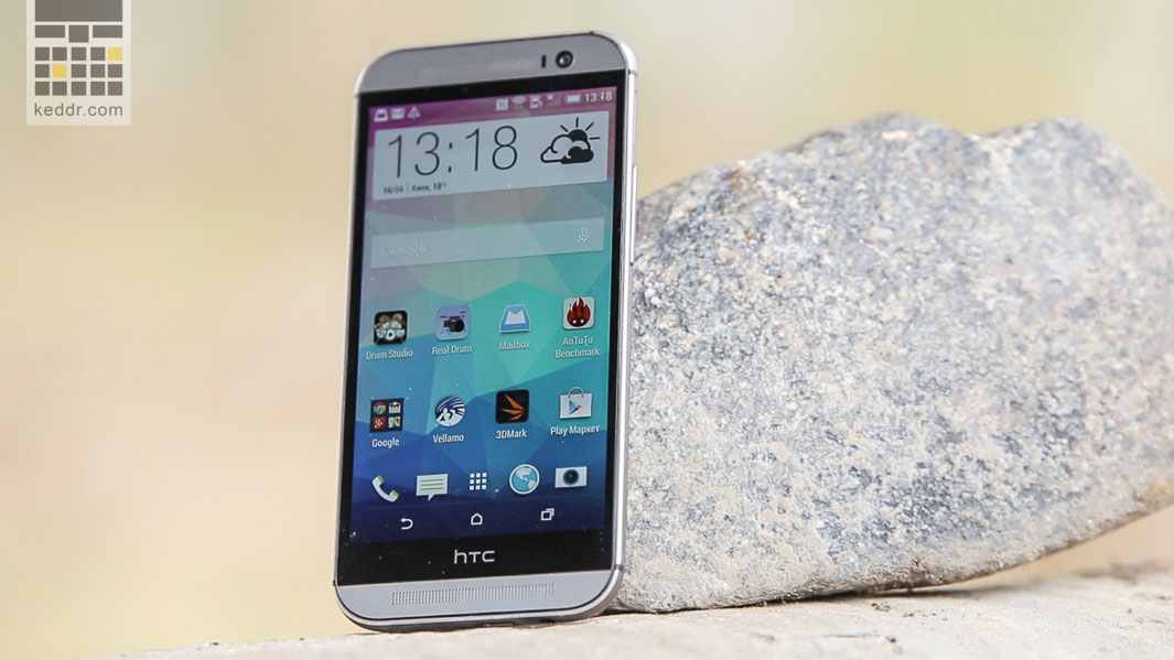 HTC One (M8) - дисплей
