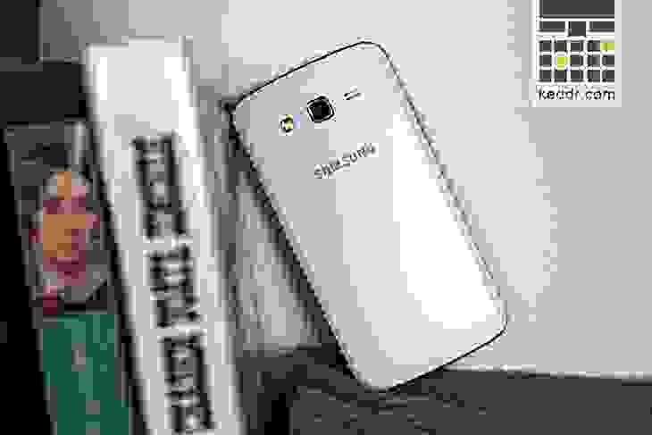 Samsung G7102 Galaxy Grand 2 - задняя сторона