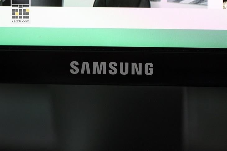 Samsung U28D590D