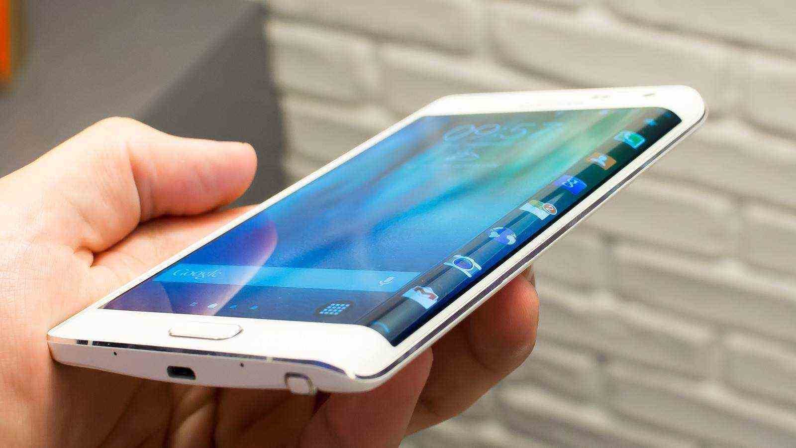 Samsung Galaxy Note Edge поступил в продажу