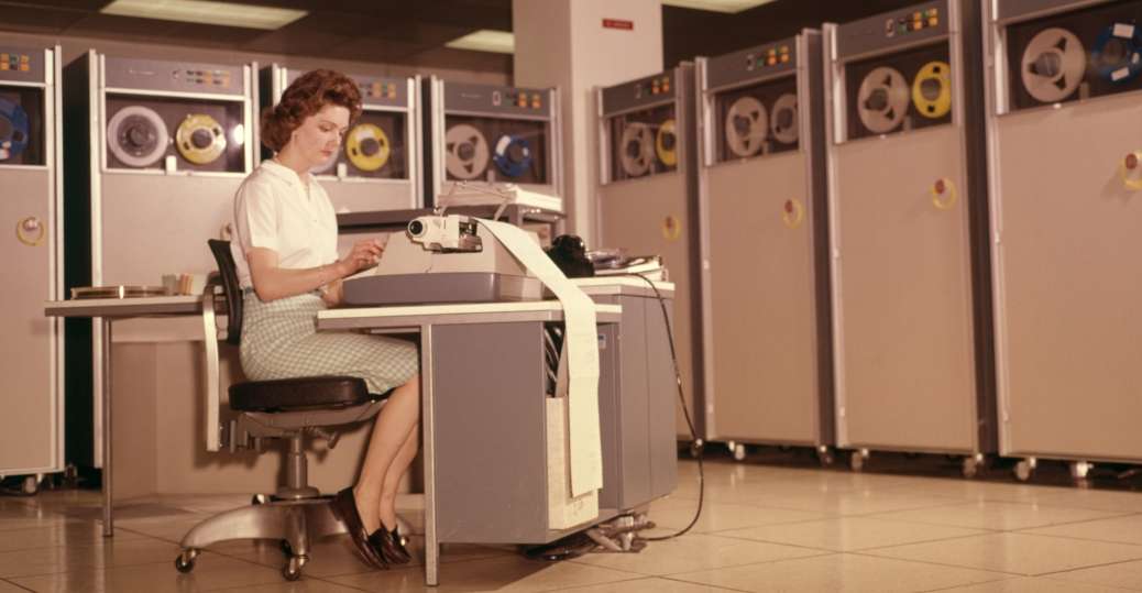 Технология из 40-х годов, “разрывающая” любой современный винчестер по стоимости хранения данных.