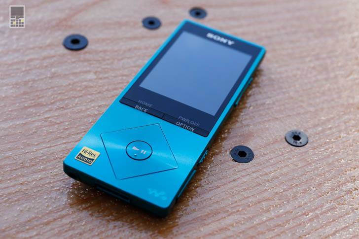 Sony Walkman NWZ-A15. Мал, да удал
