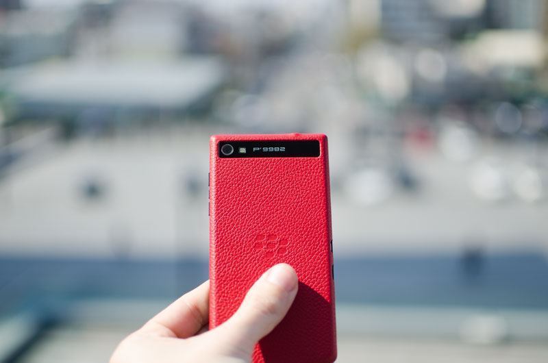 BlackBerry P`9982 RED: доступная роскошь