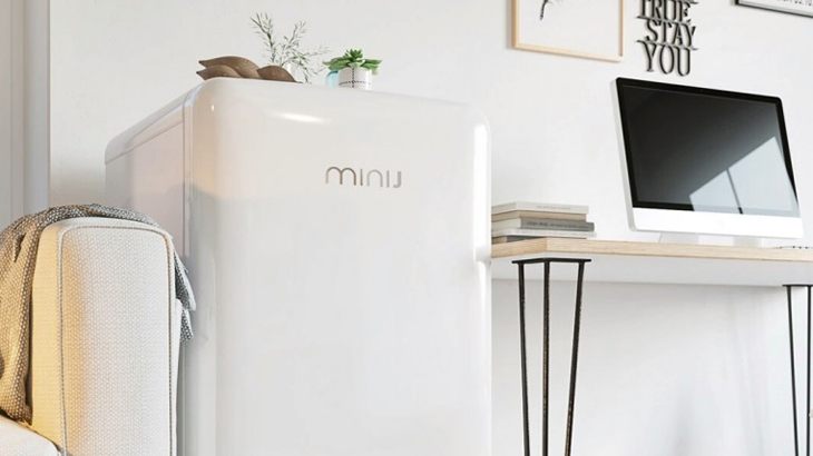 Xiaomi представила стильный холодильник Mini Retro Refrigerator и беспроводную электрошвабру