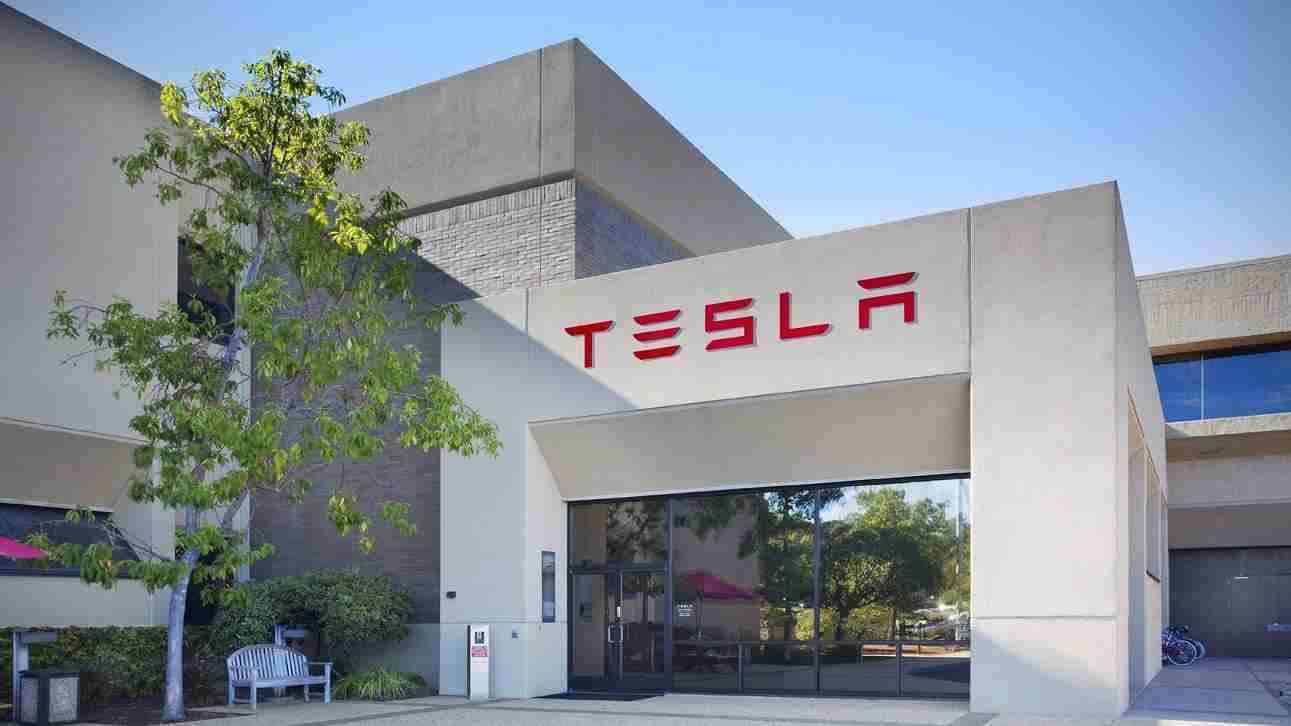 В следующем месяце Tesla может представить электрогрузовик