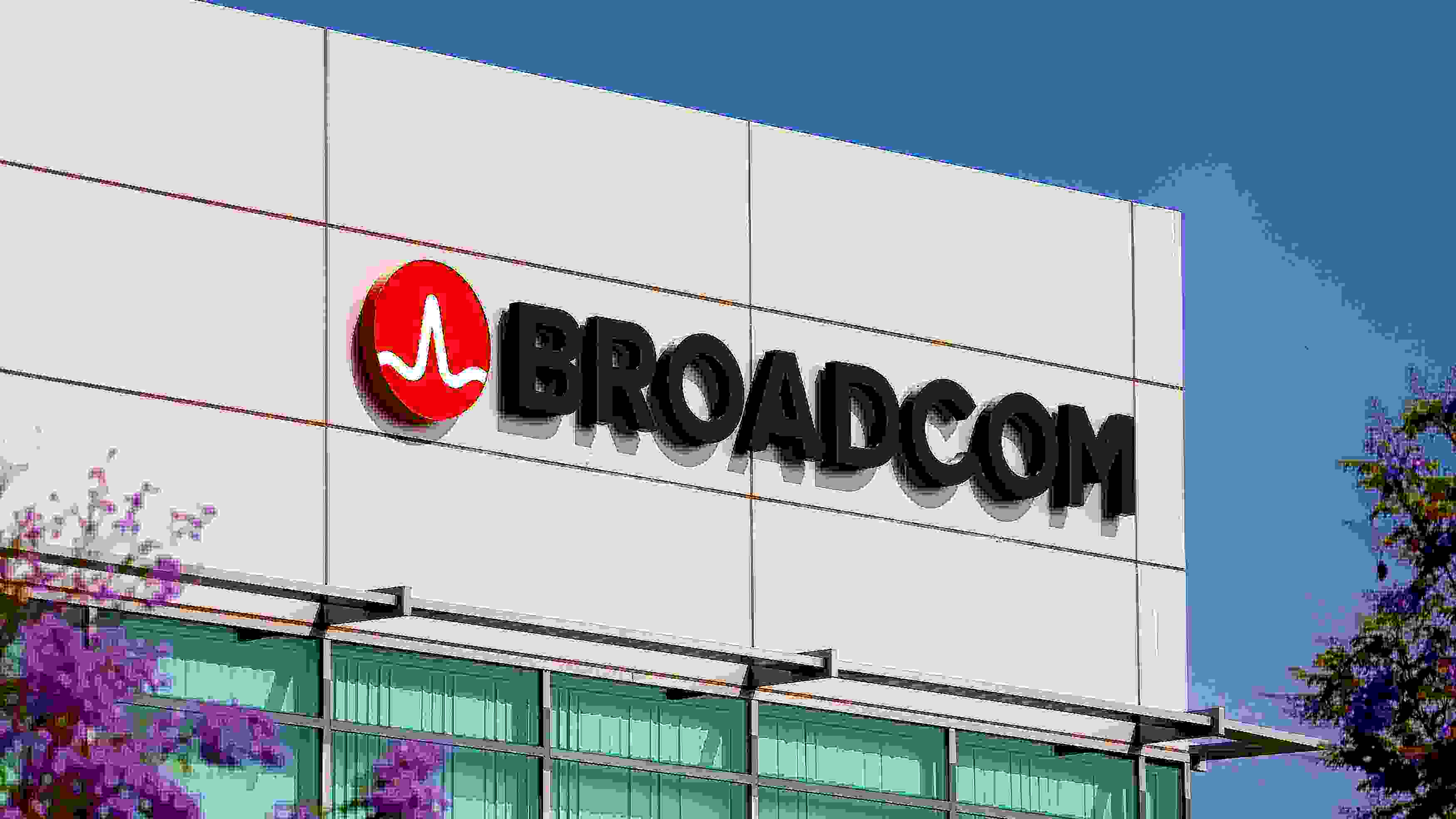 Broadcom хочет купить Qualcomm за сумасшедшие деньги