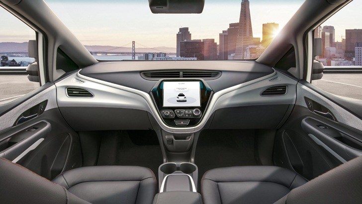 GM показала полностью автономный вариант электромобиля Bolt EV без руля и педалей