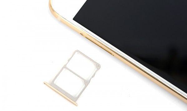 Apple выпустит двухсимочный смартфон и начнёт использовать панели OLED компании LG