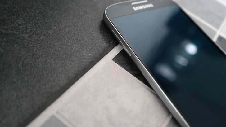 Смартфон Samsung снова взорвался в США