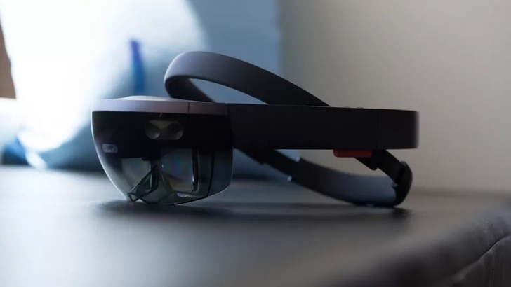 Microsoft планирует представить второе поколение HoloLens в этом году