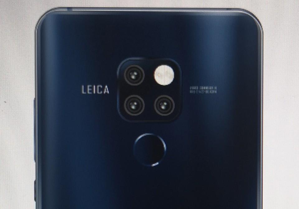 «Живые» фотографии Huawei Mate 20 Pro подтверждают необычный дизайн модуля камеры