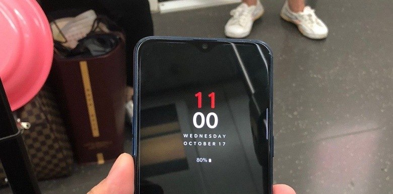 Появились фотографии смартфона OnePlus 6T