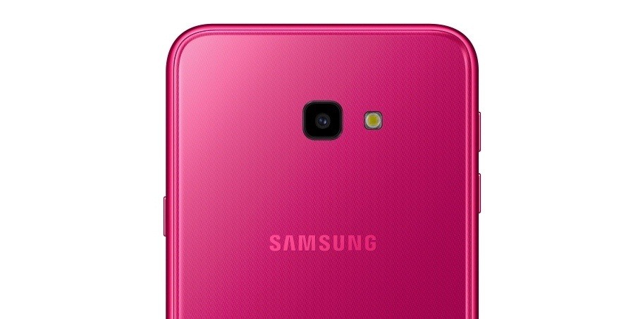 Samsung Galaxy J4+ и Galaxy J6+, несмотря на разные имена, отличаются крайне слабо