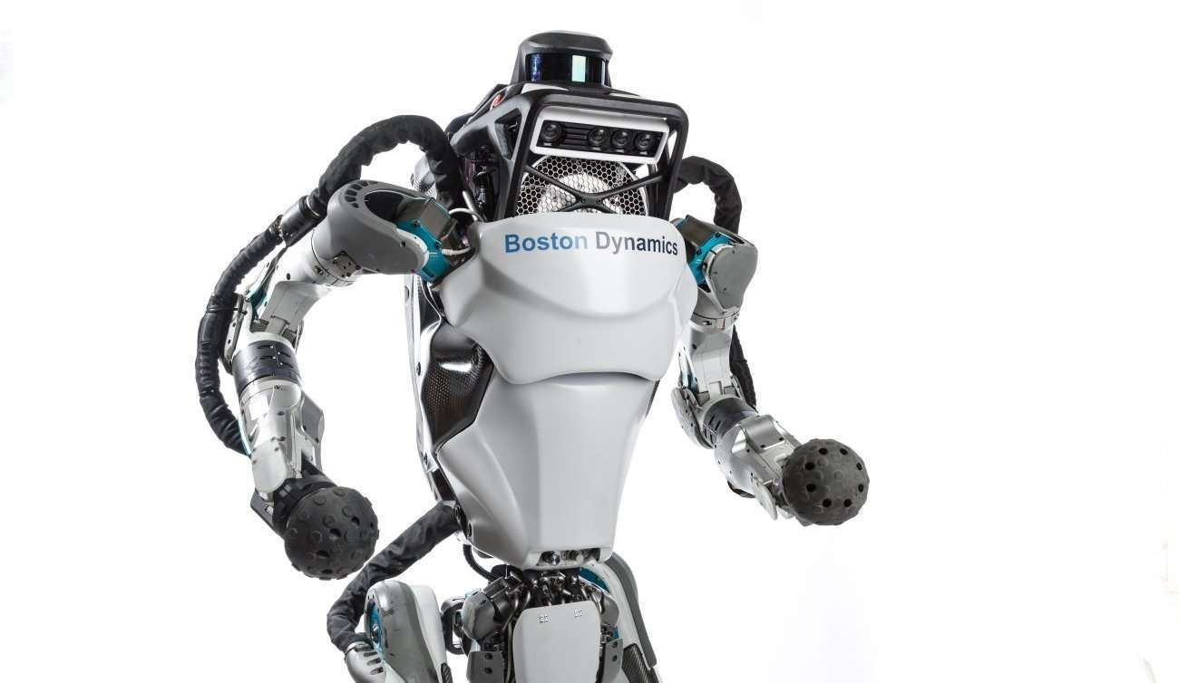 Видео: почти паркур в исполнении робота Boston Dynamics Atlas
