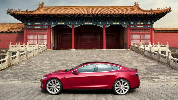 Tesla снизила цены на электрокары в Китае