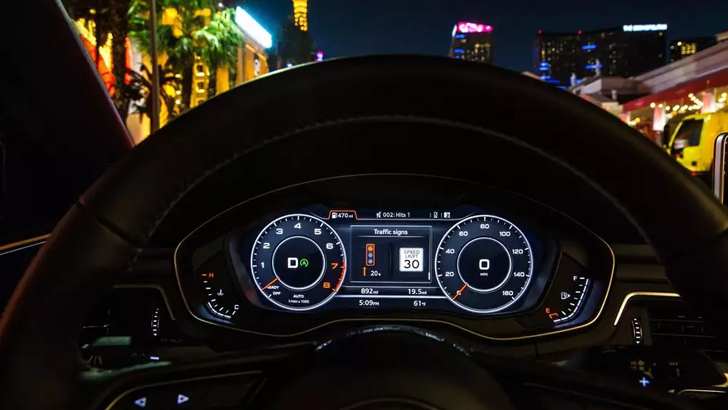 Автомобили Audi помогут избегать остановок на светофорах