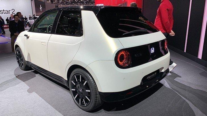 Honda e Prototype дебютировал на Женевском автосалоне