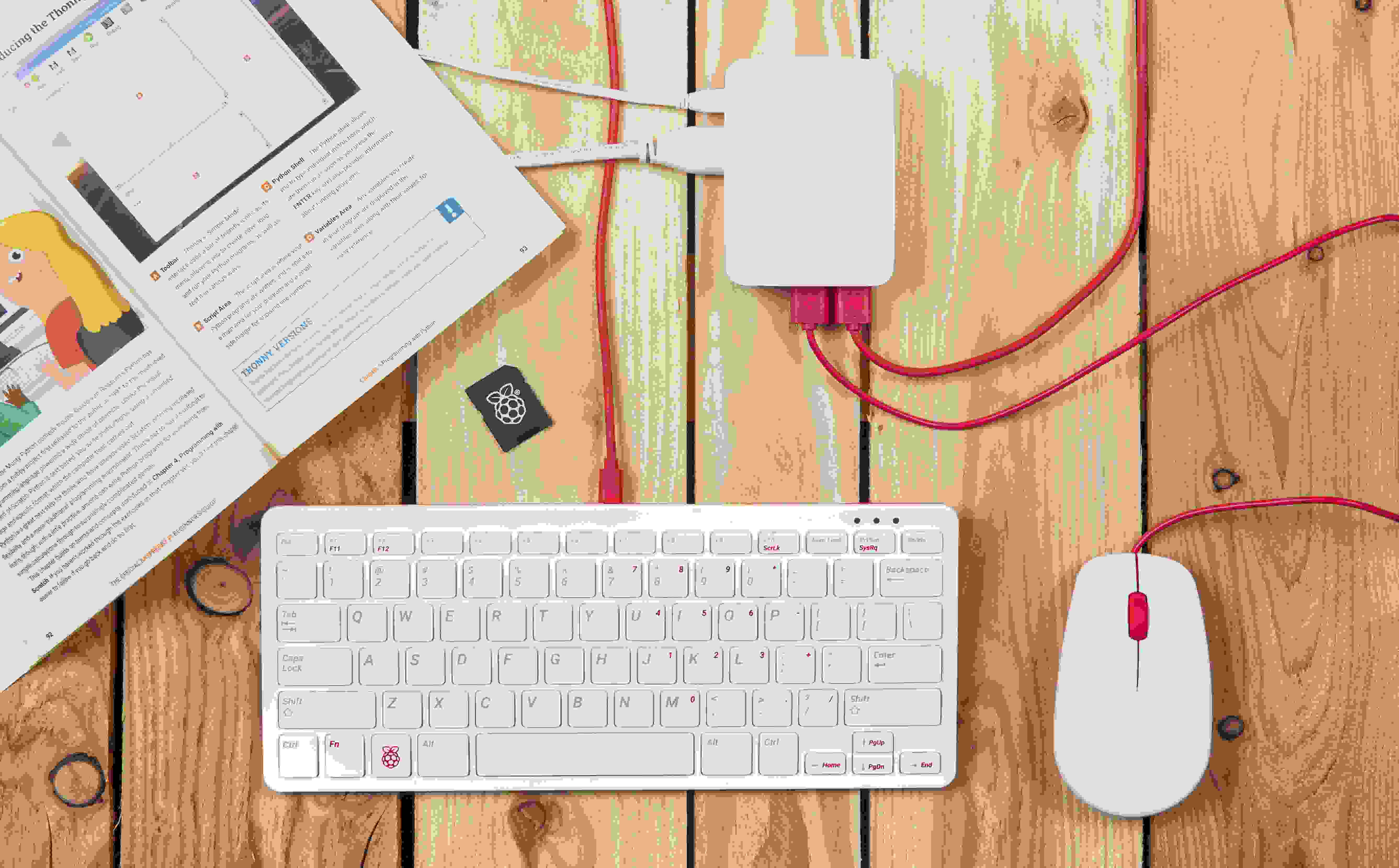 У Raspberry Pi теперь есть фирменные клавиатура и мышь