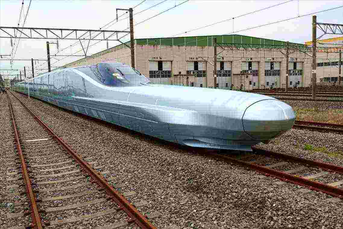 В Японии представили поезд Alfa X, способный разгоняться до 400 км/ч