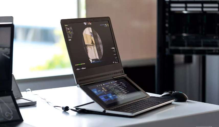 Ноутбук Intel Honeycomb Glacier: два экрана, необычная конструкция и туманные перспективы