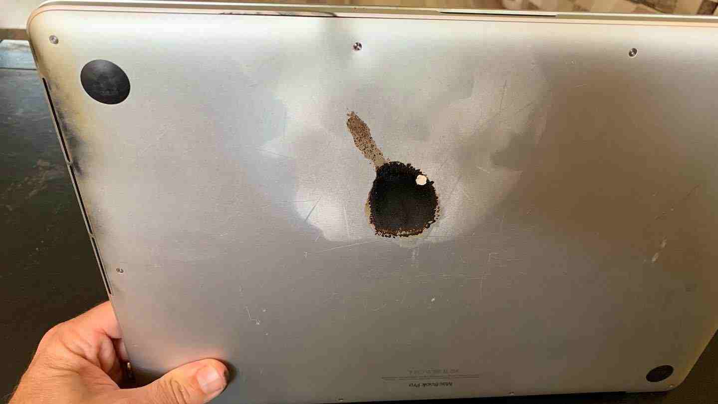 У одного из пользователей MacBook Pro сгорел за несколько дней до анонса программы возврата