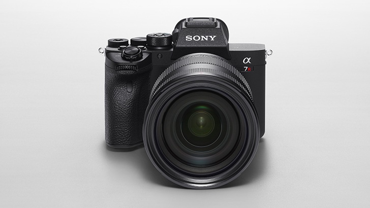 В Украине стартуют продажи камеры Sony Alpha 7R IV