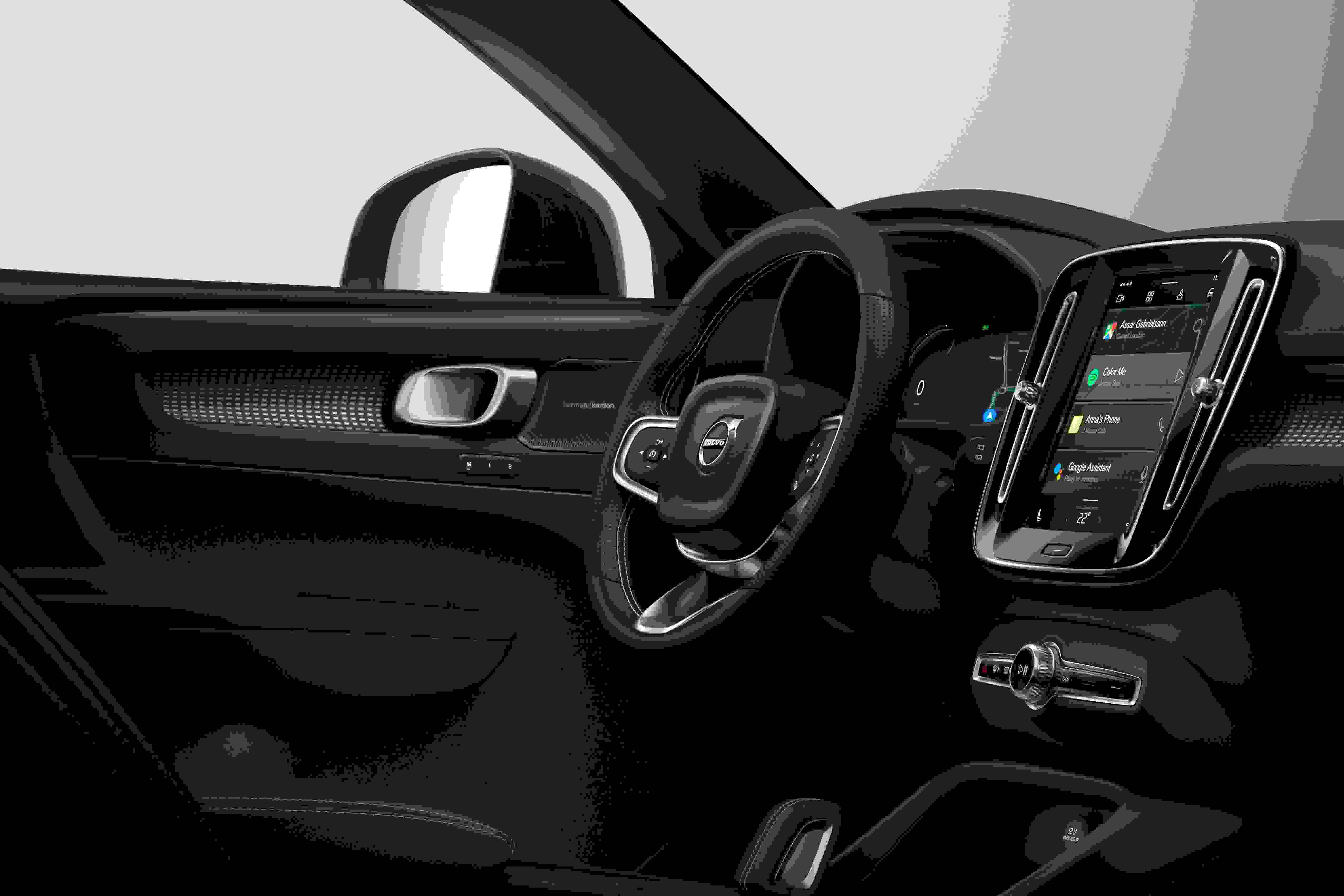 258976_Fully_electric_Volvo_XC40_introduces_brand_new_infotainment_system