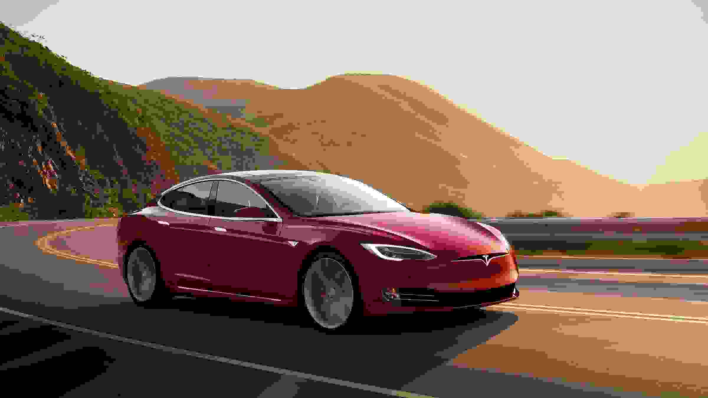 Новая прошивка для электрокаров Tesla раскрыла подробности о возможных апгрейдах Model S и Model X