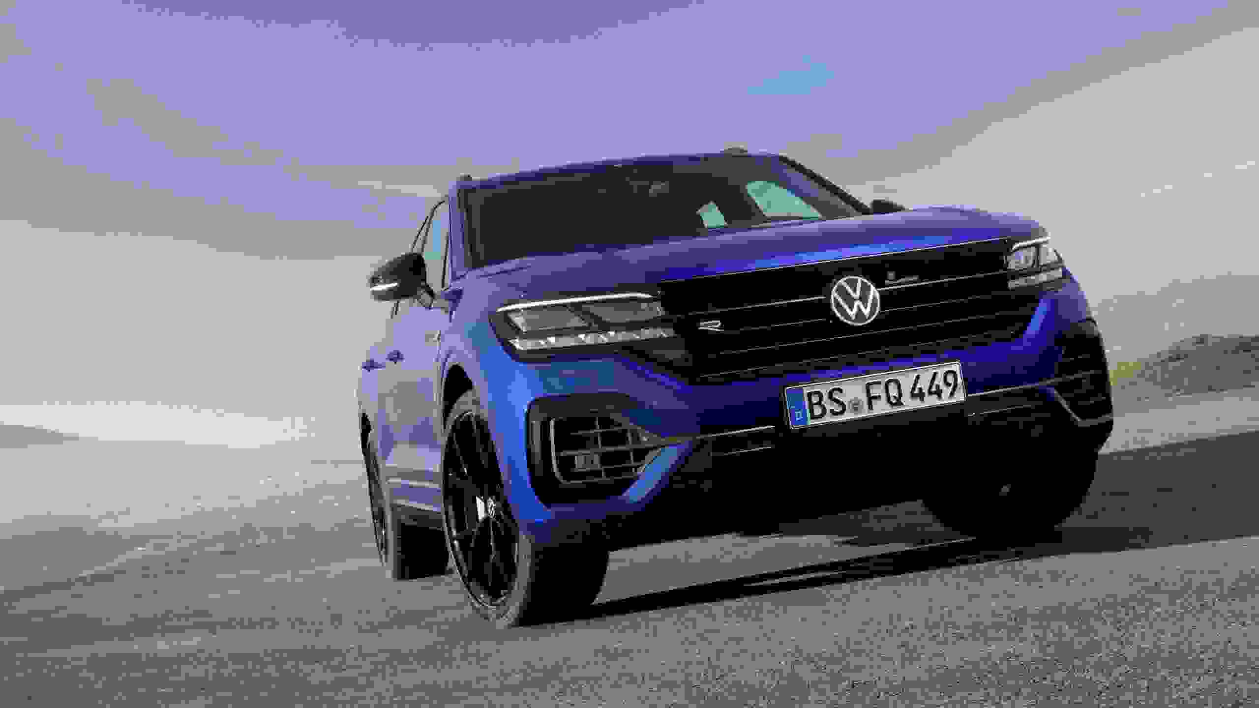 Volkswagen представил заряженный гибрид Touareg R