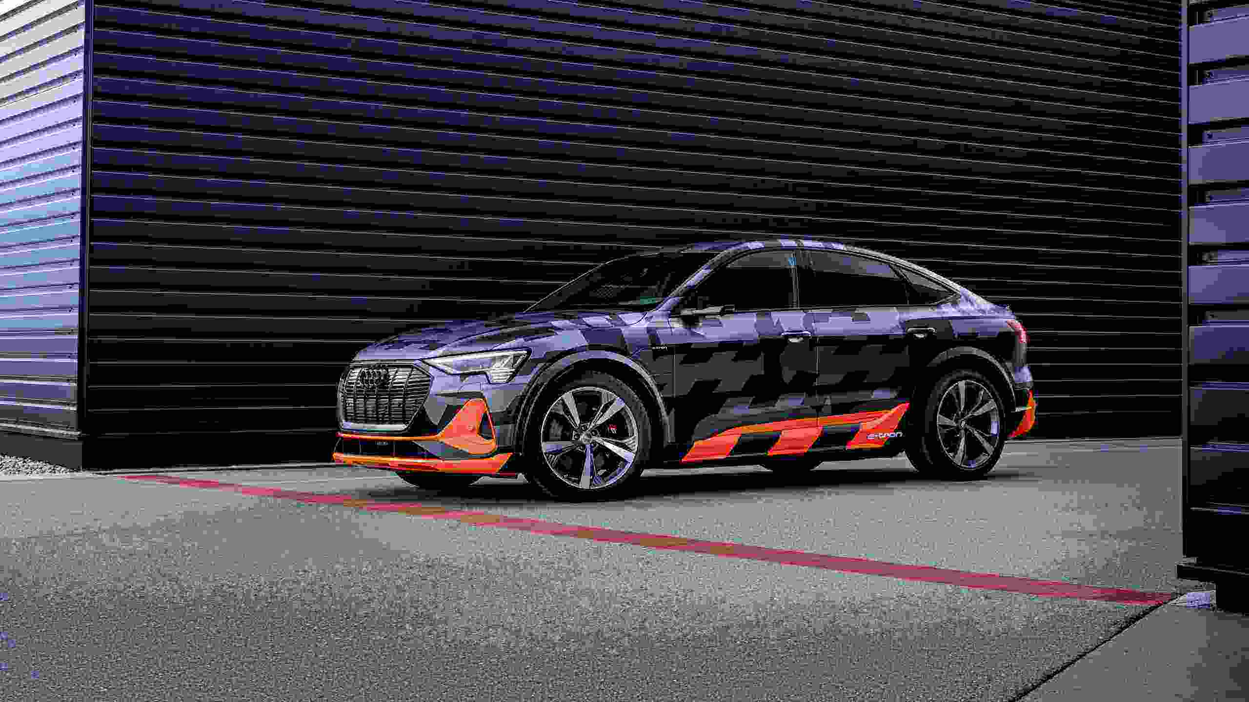 Audi анонсировала трехмоторные версии e-tron и e-tron Sportback