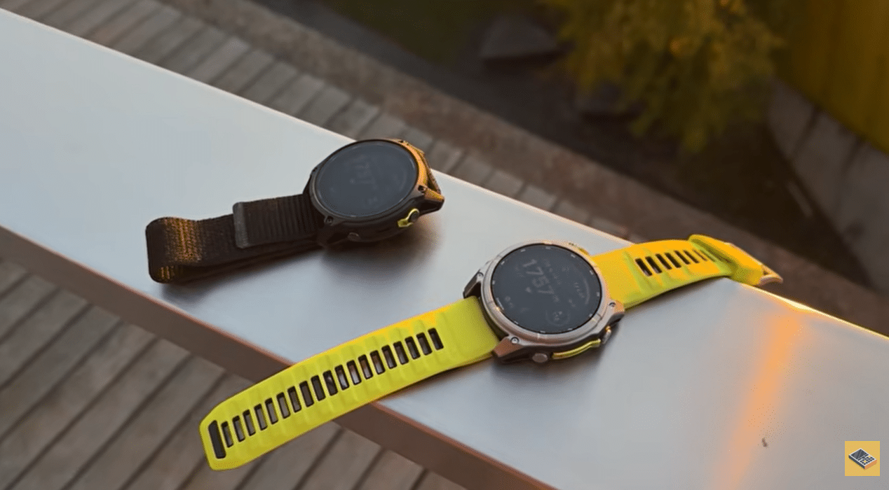 Garmin Fenix 8 з нейлоновим ремінцем (зверху) та силіконовим жовтим ремінцем (знизу)
