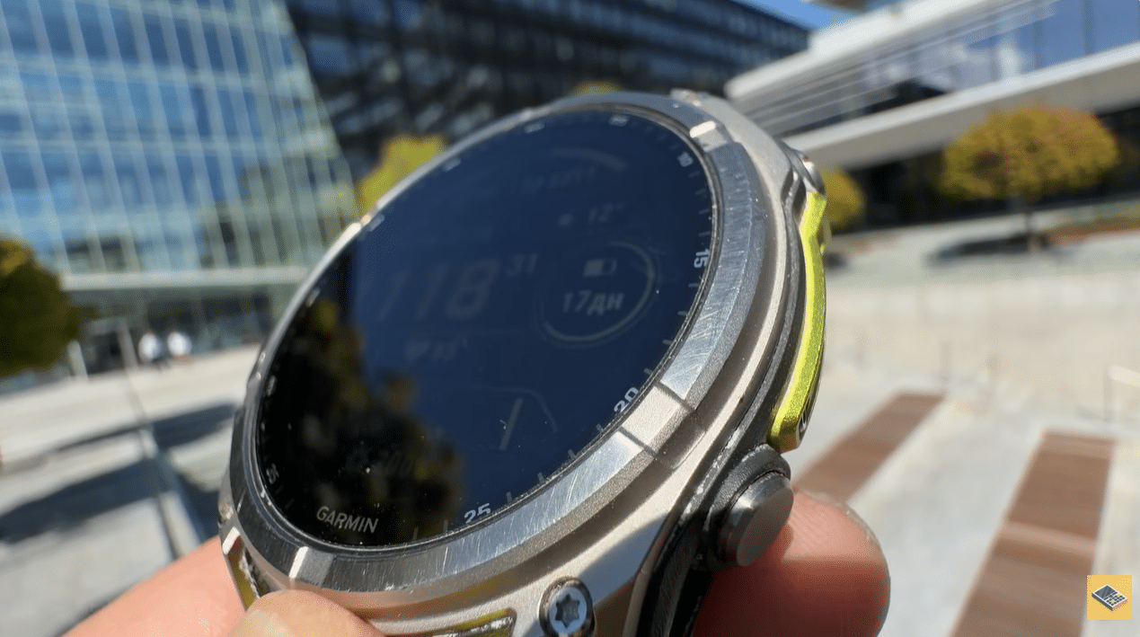 Подряпини на титановому безелі Garmin Fenix 8 після двох років використання без захисної плівки