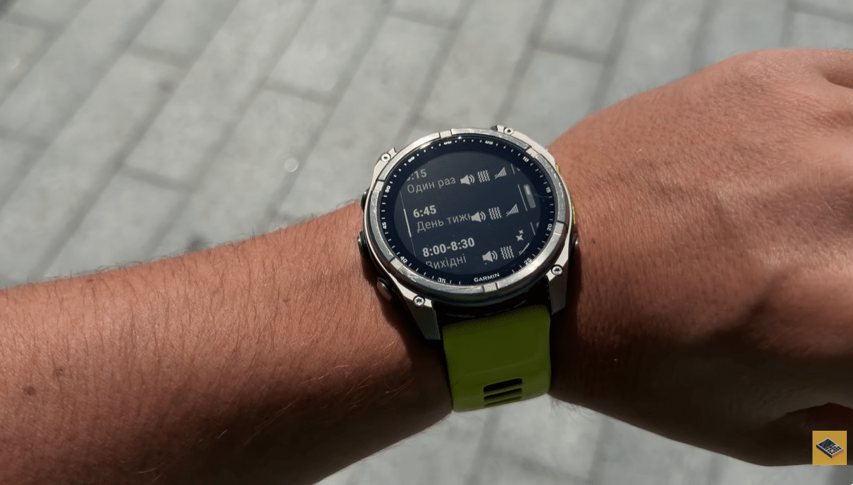Екран будильників на Garmin Fenix 8