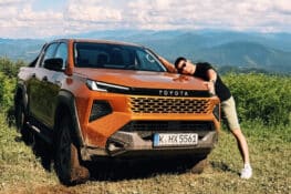 Toyota Hilux 9-го покоління (2026): тест-драйв у горах 