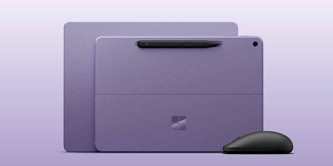 Surface Pro 12-inch у фіолетовому кольорі з стилусом і мишею на світлому фоні