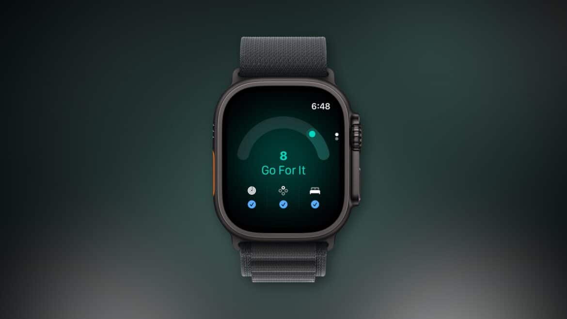 Apple Watch Series 12 з сірим ремінцем на темному фоні, екран показує функцію Readiness з оцінкою 8 та статусом Go For It