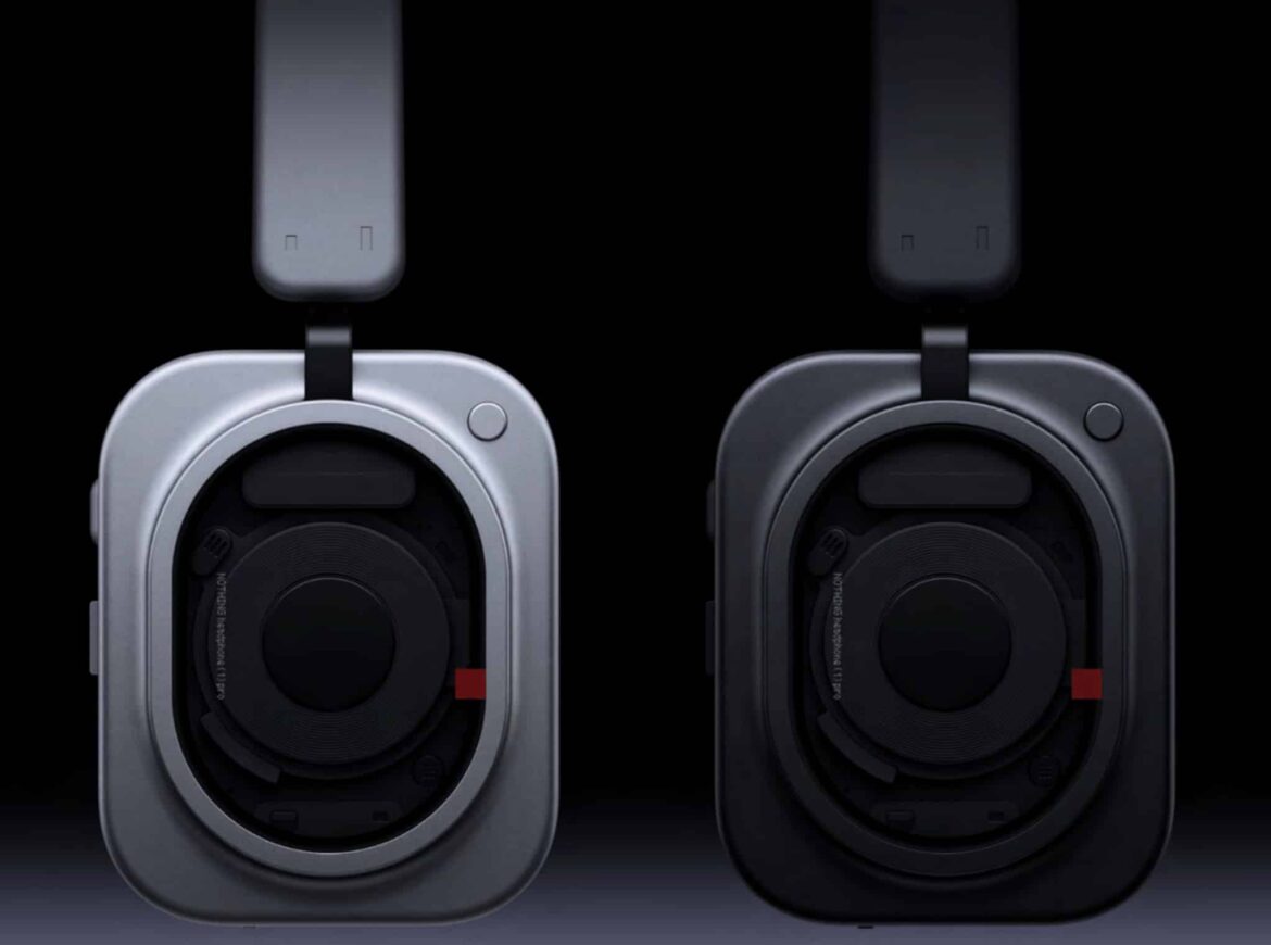 Nothing Headphone (1) Pro у світлому та темному кольорах, вид спереду з відкритими чашками